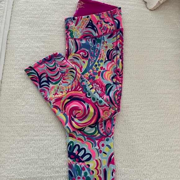 Lilly Pulitzer Pants - Lilly Pulitzer Luxletic Leggings EUC Size M